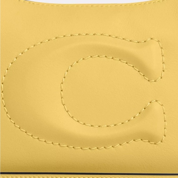 Coach Teri Shoulder bag With Signature Quilting. Silver/Daisy.CR099. Brand new. - Picture 6 of 7